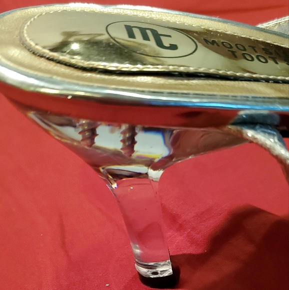 Shoes - Picture 5 of 6